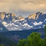 Tatrzanski Ogrod Regional Chalet *